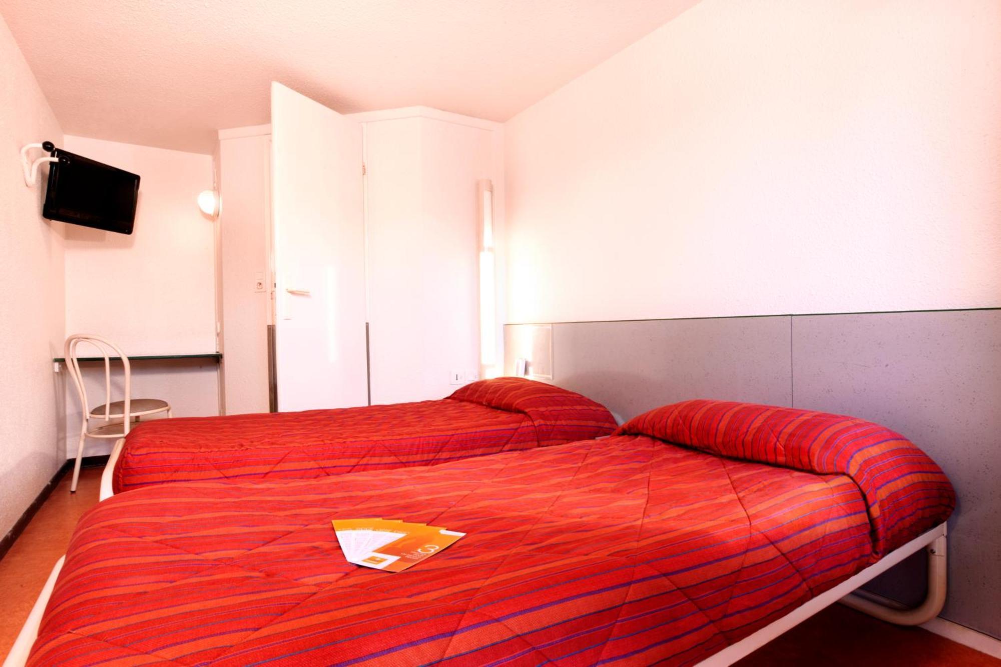 Premiere Classe Évreux Cameră foto A typical room at a Campanile hotel